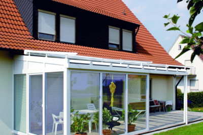 Ganzglas-Kalthaus in weiß von STAPF Fenster und Türen GmbH